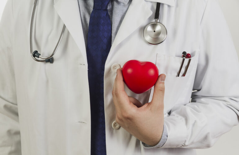 How To Choose Heart Specialist Doctor in Faridabad - Dr Sanjay